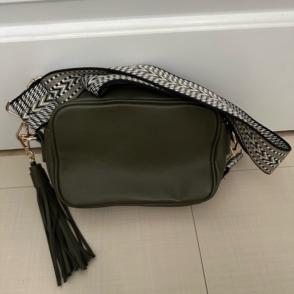 Olive green- leather cross body hobo bag - Picture 5 of 7